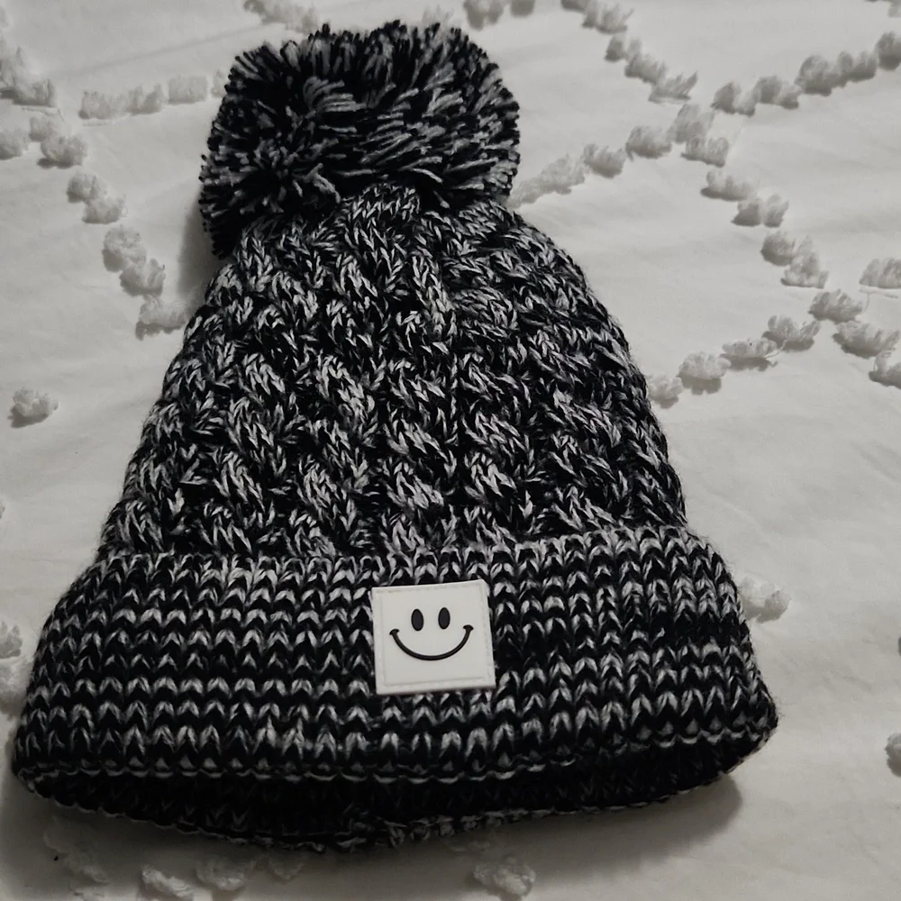 Newborn 0-3 months Baby Knit Pom-Pom Beanie | New Without Tags